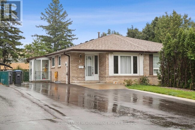 property at 11 Juniper Crescent