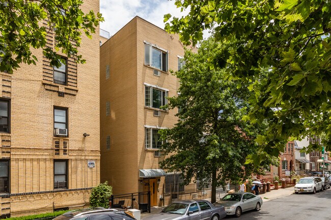 1613 W 9th St in Brooklyn, NY - Foto de edificio - Building Photo