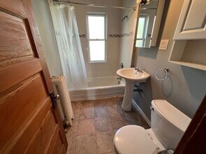 28 Sycamore St, Unit #1 in Somerville, MA - Building Photo - Building Photo
