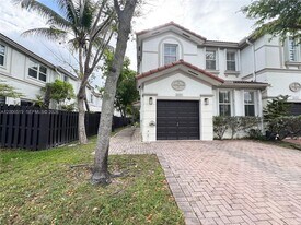 8157 NW 108th Pl in Miami, FL - Building Photo