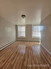 65 Glenwood Ave in Yonkers, NY - Building Photo - Building Photo