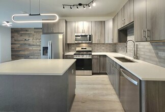 5117 Fairview Ave in Downers Grove, IL - Building Photo - Building Photo