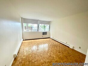 1455 Commonwealth Ave in Boston, MA - Building Photo - Building Photo