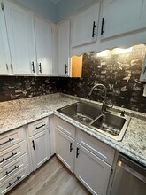 195 Huntress St, Unit 2 in Manchester, NH - Foto de edificio - Building Photo