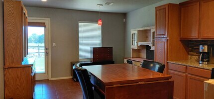 10717 N 154th E Ave in Owasso, OK - Foto de edificio - Building Photo