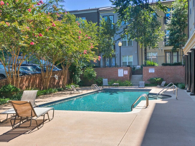 765 Walker Sq, Unit 2B in Charlottesville, VA - Building Photo - Building Photo