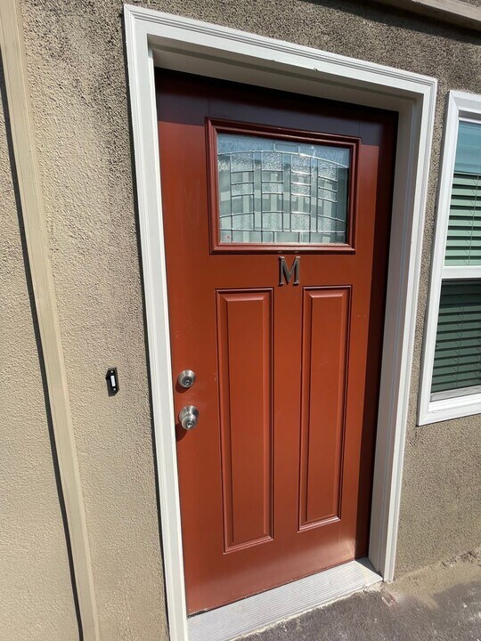 916 S. Marguerita Avenue in Alhambra, CA - Foto de edificio