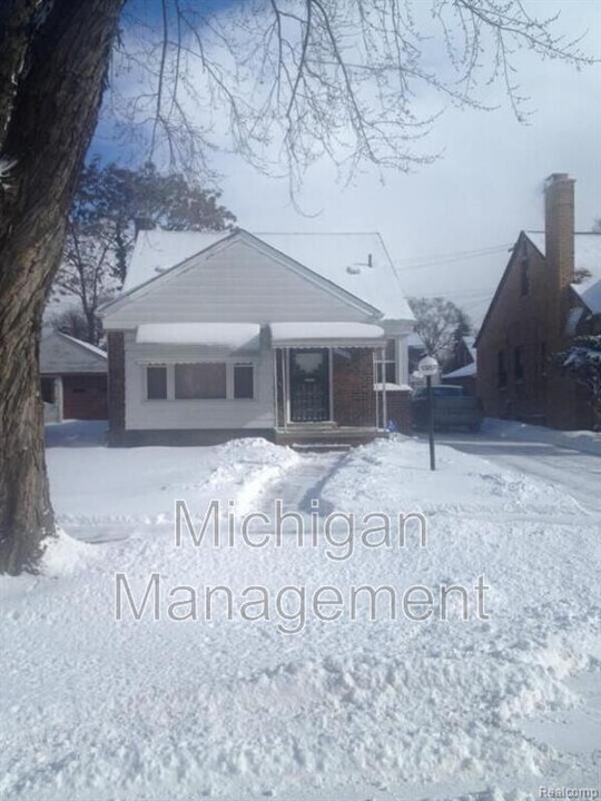 13570 Grandmont Ave in Detroit, MI - Building Photo