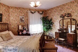 176 E Linn St, Unit The Maid's Quarters in Bellefonte, PA - Building Photo - Building Photo