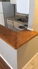9809 Walnut St, Unit E305 in Dallas, TX - Building Photo - Building Photo