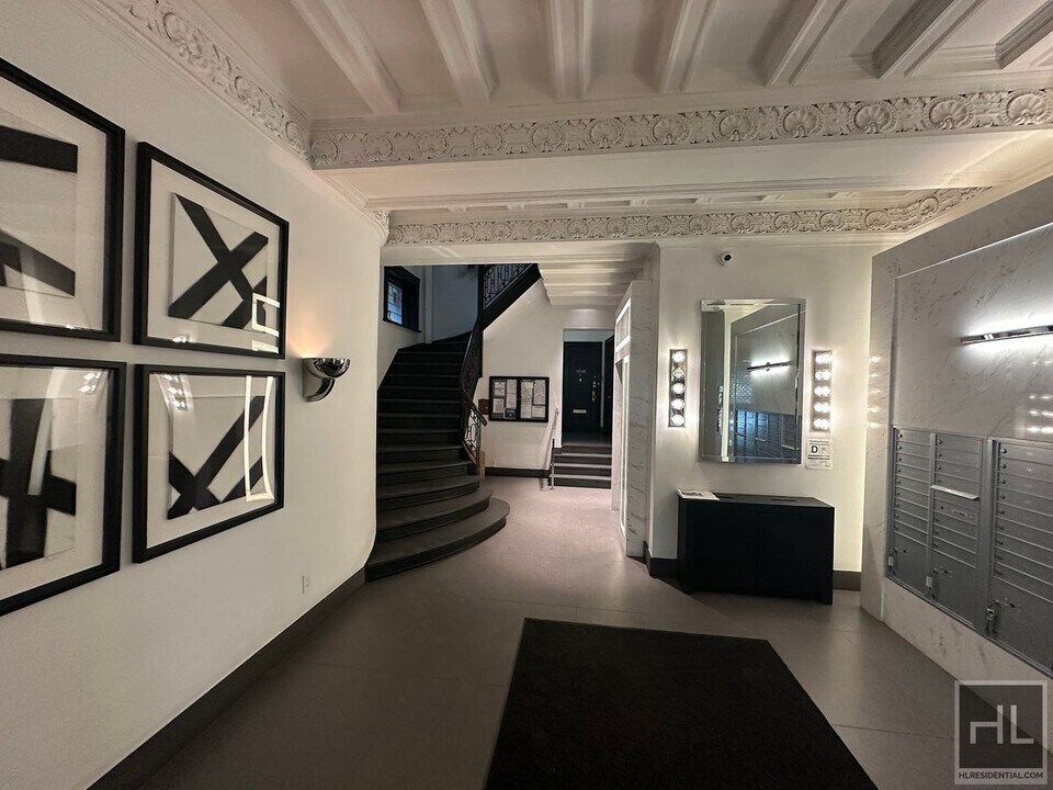 WEST 72 STREET in New York, NY - Building Photo