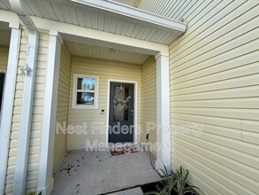 12050 Calvesta St in Jacksonville, FL - Building Photo - Building Photo