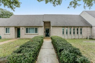 2146 Greenbriar Colony Dr in Houston, TX - Building Photo