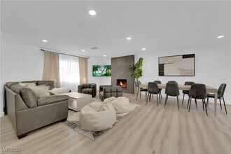1705 Battle Creek Cir in Las Vegas, NV - Building Photo - Building Photo