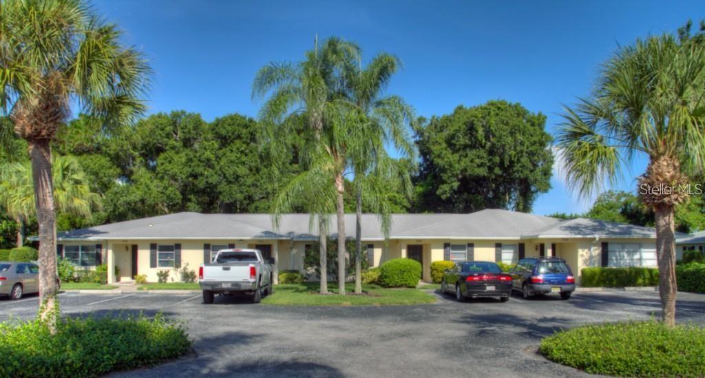 7062 W Country Club Dr N in Sarasota, FL - Building Photo