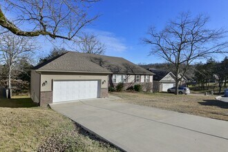 227 Everett Ml in Branson, MO - Building Photo - Building Photo