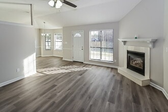 10873 E Ridge Dr in Olive Branch, MS - Foto de edificio - Building Photo