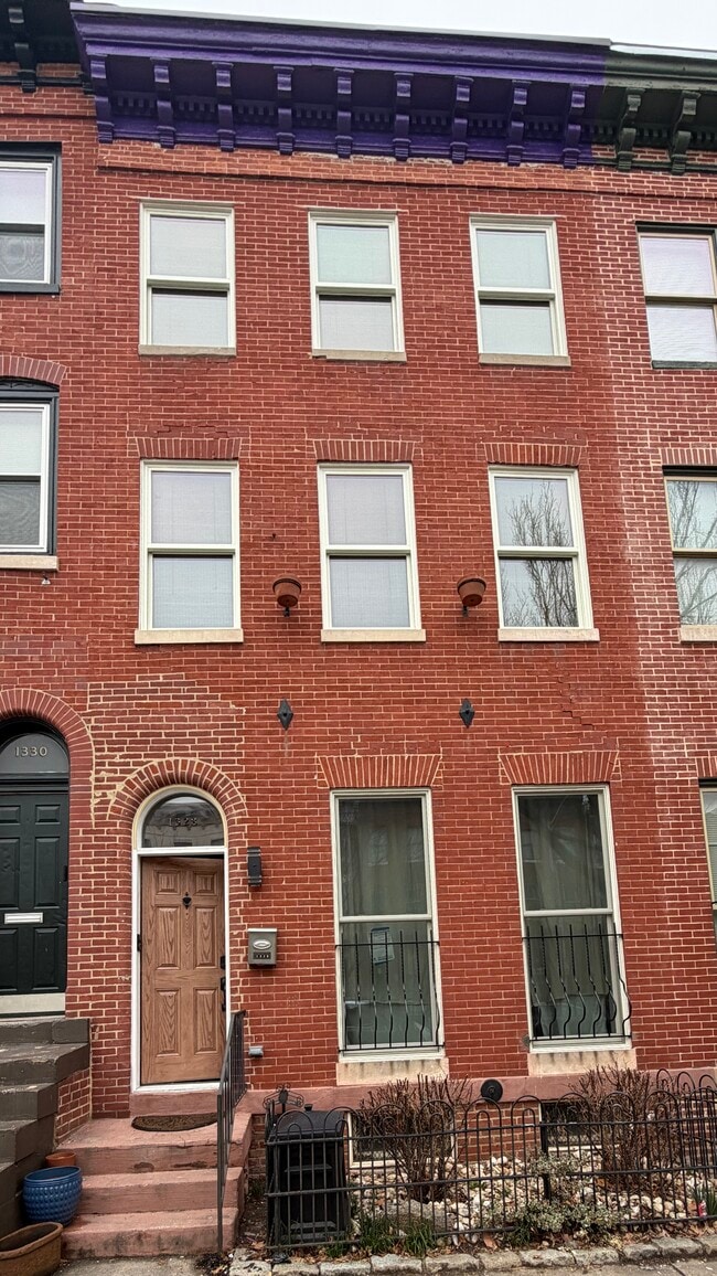 1328 W Lombard St in Baltimore, MD - Foto de edificio - Building Photo
