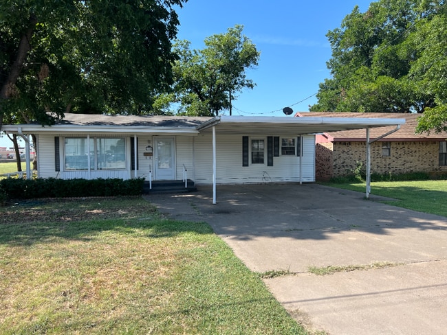 property at 908 Sycamore Dr