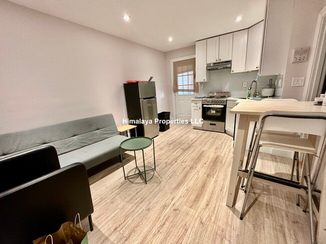 122 D St, Unit 1