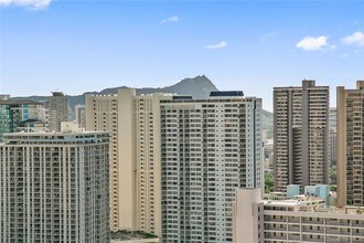 1631 Kapiolani Blvd in Honolulu, HI - Building Photo - Building Photo