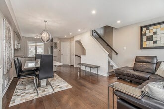 407 Sadar Pvt in Ottawa, ON - Building Photo - Building Photo