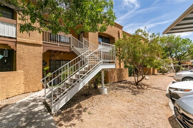 property at 5166 S Jones Blvd