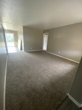 2201 SW 76th St in Oklahoma City, OK - Building Photo - Building Photo