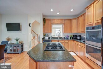 8827 Montjoy Pl in Ellicott City, MD - Building Photo - Building Photo