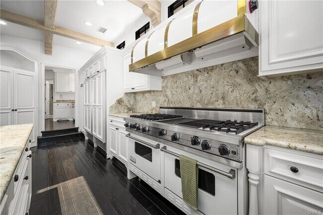 1541 Dolphin Terrace in Newport Beach, CA - Building Photo - Building Photo