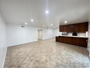 1/2 Rosecrans St in San Diego, CA - Foto de edificio - Building Photo