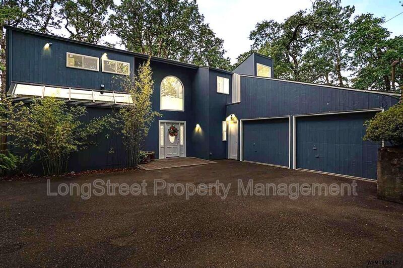 1360 NW Forest Dr in Corvallis, OR - Foto de edificio