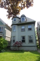 537 W Ferry St in Buffalo, NY - Building Photo