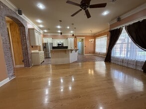 103 Lakeshore Dr in Youngsville, LA - Building Photo - Building Photo