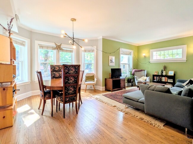 property at 5027 N Hermitage Ave
