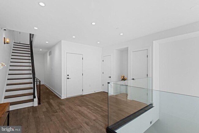 742 S Broad St in Philadelphia, PA - Building Photo - Building Photo