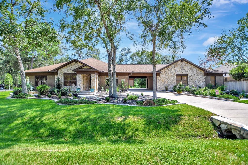 303 Scenic View in Friendswood, TX - Building Photo