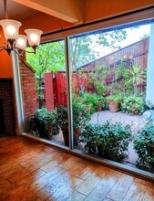 3392 Barham Blvd in Los Angeles, CA - Building Photo - Building Photo