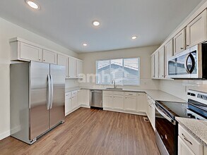 4771 Crestone Peak St in Brighton, CO - Foto de edificio - Building Photo