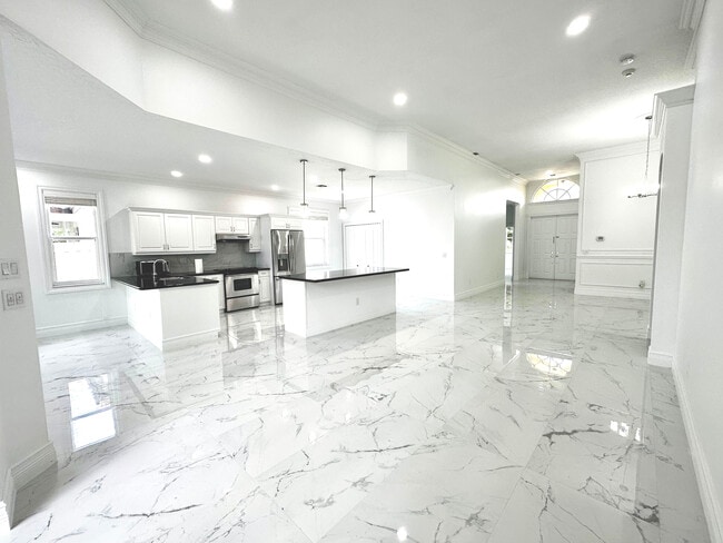 10667 Oak Bend Way
