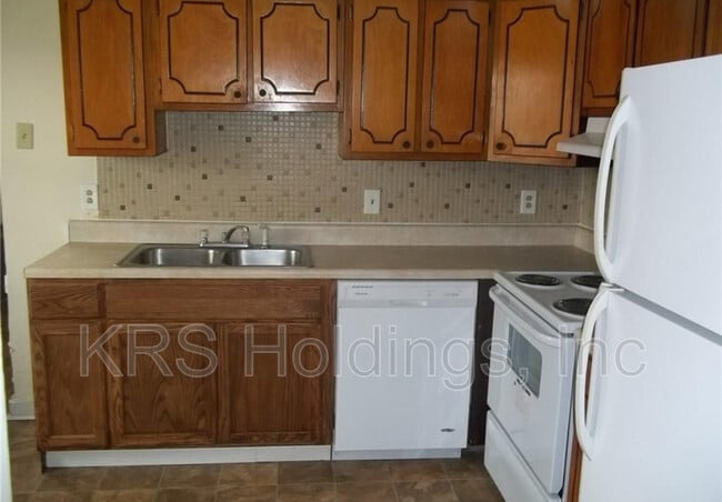 873 S Club House Rd