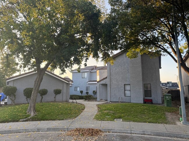 property at 3661 La Mancha Pl