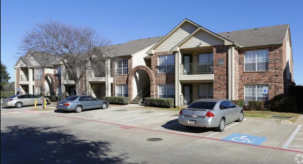 601 E Ash Ln in Euless, TX - Building Photo