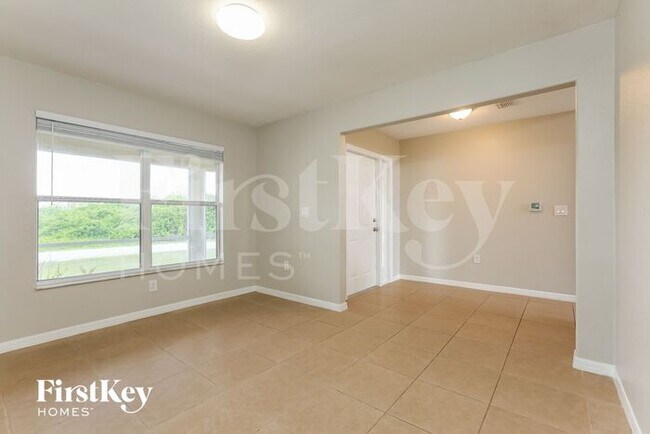 618 Chavers St E in Lehigh Acres, FL - Building Photo - Building Photo
