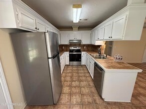 1145 Barnett Bend Dr, Unit 061 in Brandon, MS - Building Photo - Building Photo