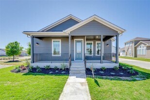 8812 Bestride Bend in Austin, TX - Building Photo