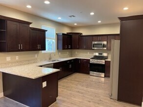 2546 W Cripple Creek Dr in Flagstaff, AZ - Building Photo - Building Photo