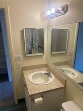 2716 Hidden Lake Blvd in Sarasota, FL - Building Photo - Building Photo