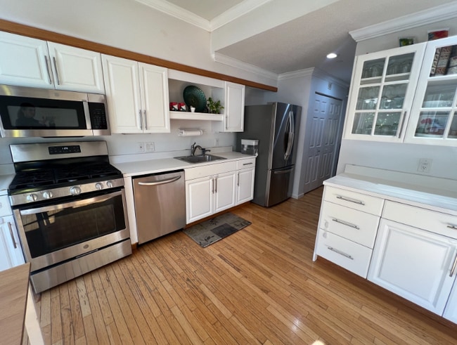 9 Maple Ridge Dr in Burlington, MA - Building Photo - Building Photo