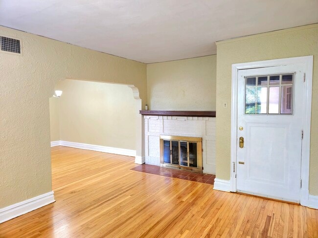 7208 Forsyth Blvd, Unit 1 East in St. Louis, MO - Building Photo - Building Photo
